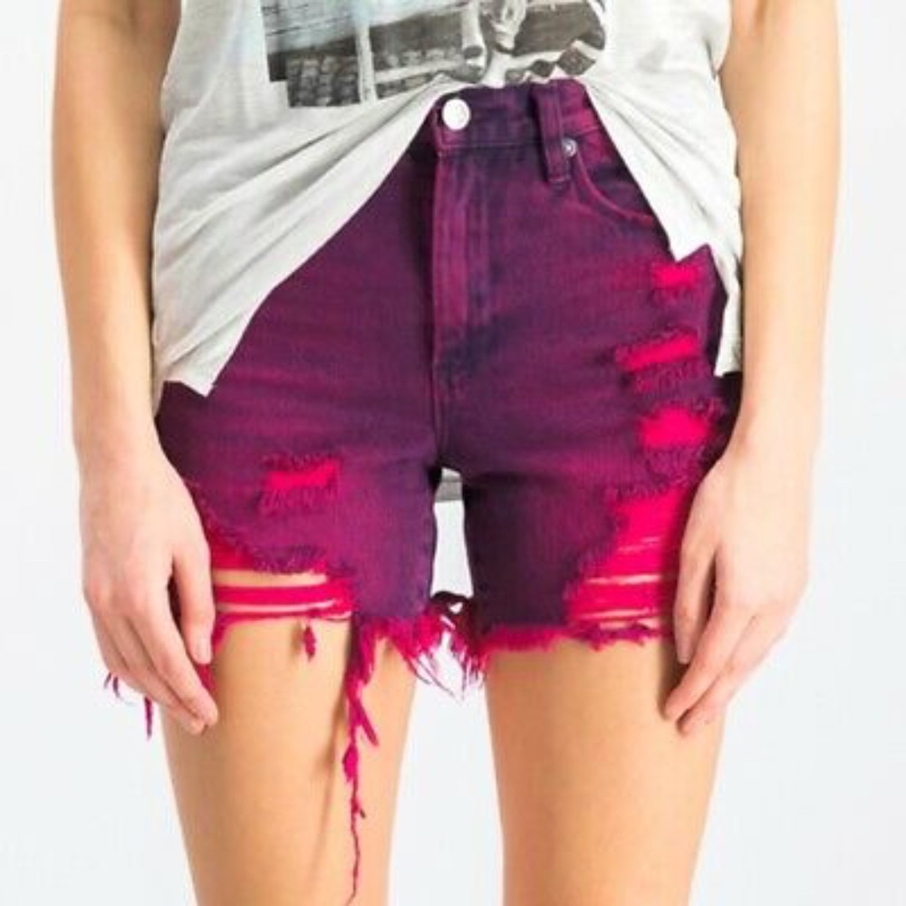 NWT Blank NYC Denim Cut off High shorts in magenta glow - size 28